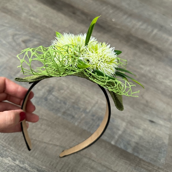 Handmade Designer Fascinator Headband Floral Green Bow Dandelion - Picture 7 of 15